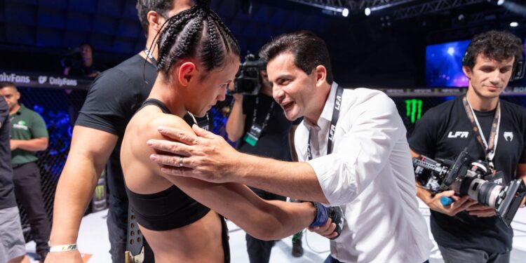 Aieza Bertolso se consagrou no LFA 216 - Foto: Divulgação/LFA Brasil