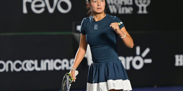 Alexandra Eala em ação no SP Open