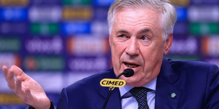 Ancelotti durante coletiva da Seleção Brasileira