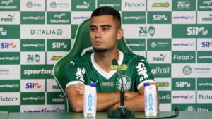 Andreas Pereira durante apresentação no Palmeiras