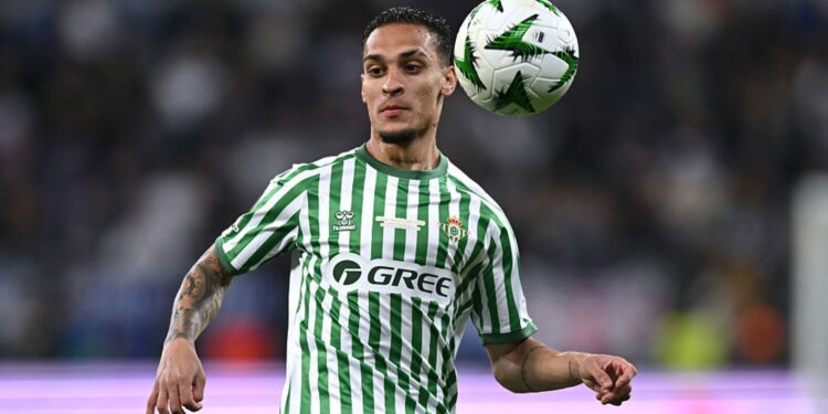 Antony em ação pelo Real Betis na temporada passada