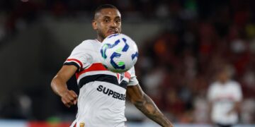 André Silva em ação pelo São Paulo