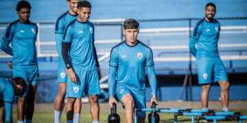 Jogadores do Londrina durante treino