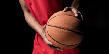 Aprenda a jogar basquete do zero e evoluir rápido com essas dicas práticas