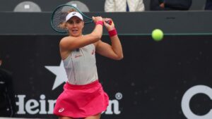 Bia Haddad em ação no SP Open