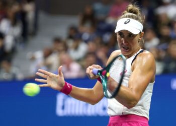 Bia Haddad em ação no US Open contra Amanda Anisimova