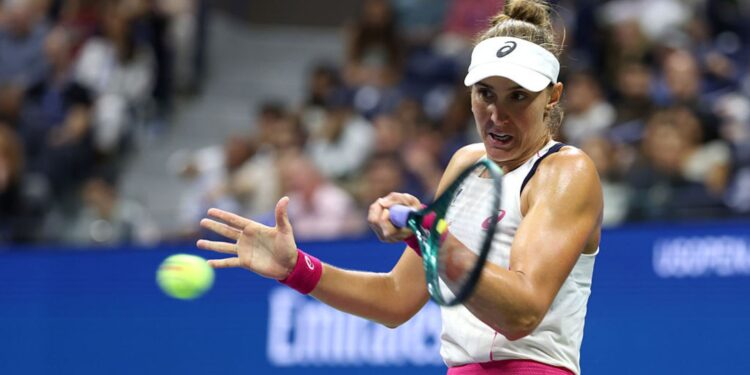 Bia Haddad em ação no US Open contra Amanda Anisimova