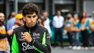 Gabriel Bortoleto no paddock