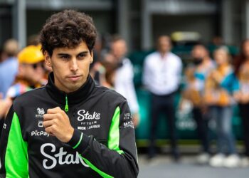 Gabriel Bortoleto no paddock