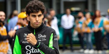 Gabriel Bortoleto no paddock