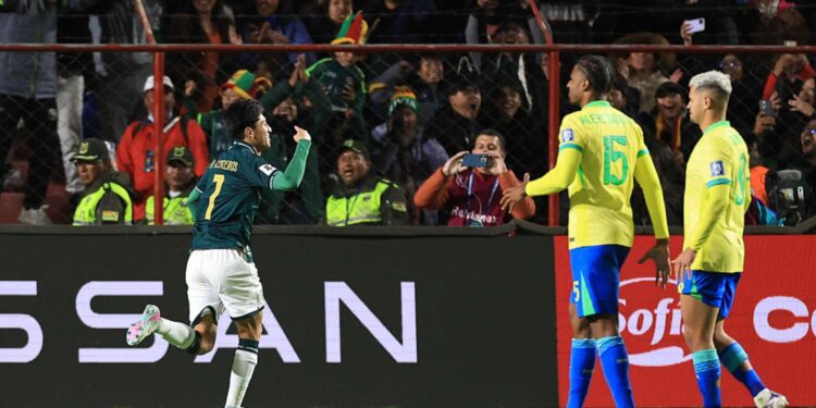 Jogadores do Brasil após gol da Bolívia