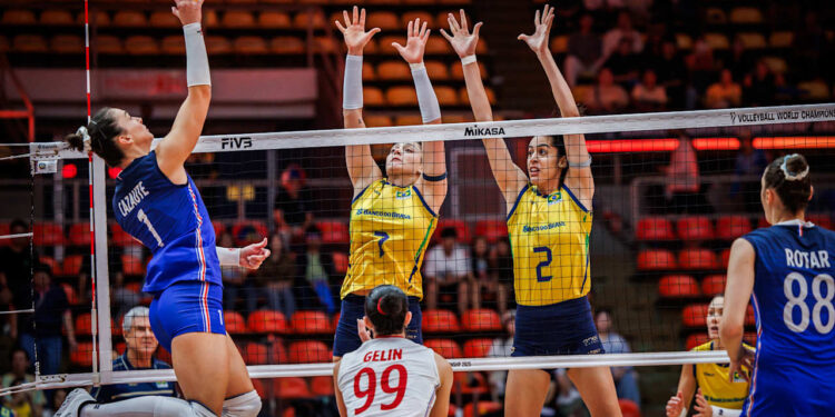 Brasil x França no Mundial de Vôlei.