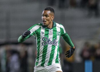 Caíque em ação pelo Juventude