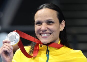 Carol Santiago segue brilhando na natação paralímpica