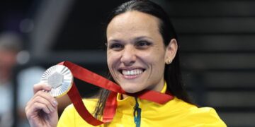 Carol Santiago segue brilhando na natação paralímpica