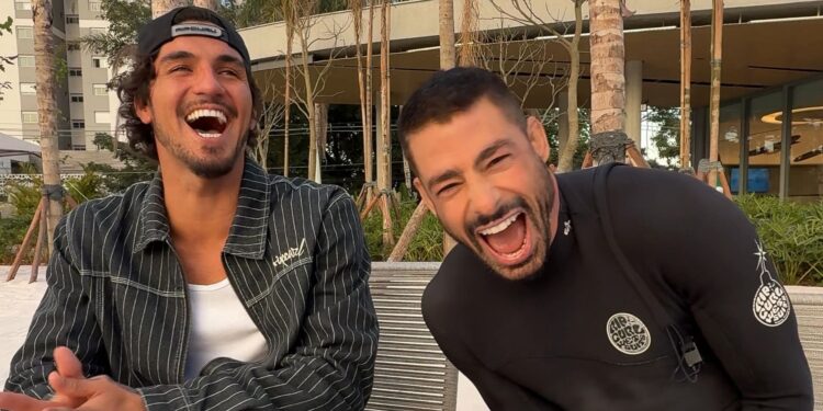 Gabriel Medina e Cauã Reymond se entrevistaram depois da sessão de surfe