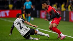 Lance do jogo entre Corinthians e Athletico-PR pela Copa do Brasil