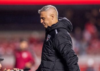 Hernán Crespo em jogo do São Paulo contra a LDU