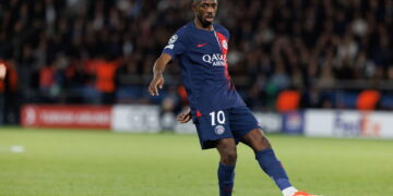 Como Dembelé deu errado no Barcelona e tão certo no PSG