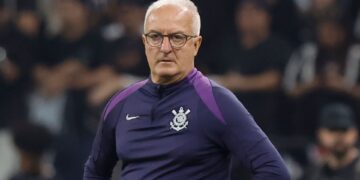 Dorival Jr fala após Corinthians x Flamengo.