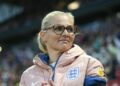 Ela foi eleita a melhor técnica de futebol do mundo com inteligência e coragem