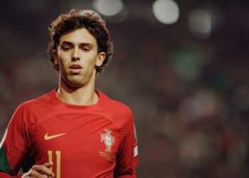 Mansão milionária de João Félix com 11 banheiros, 7 quartos e 2 piscinas foi comprada