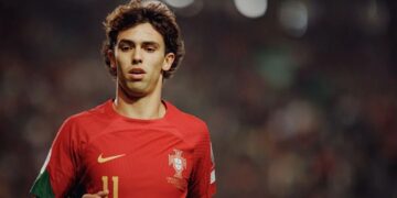 Mansão milionária de João Félix com 11 banheiros, 7 quartos e 2 piscinas foi comprada