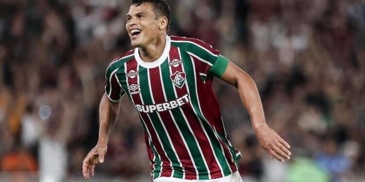 Thiago Silva reage à saída de Renato e pede união total no Fluminense