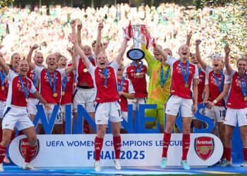 Fifa: Jogadores do Arsenal comemorando título da Champions League