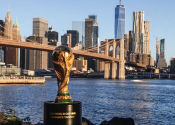 Troféu da Copa do Mundo da Fifa na cidade de Nova Iorque, nos EUA