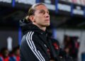 Filipe Luís em jogo contra o Estudiantes