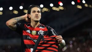 Pedro comemorando gol pelo Flamengo