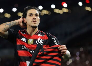 Pedro comemorando gol pelo Flamengo