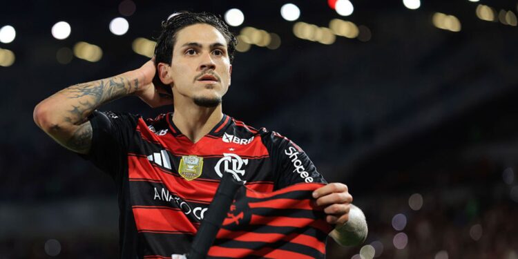 Pedro comemorando gol pelo Flamengo