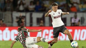 Lance do jogo entre Fluminense e Lanús no Maracanã