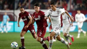 Lance do duelo de ida entre Fluminense x Lanús