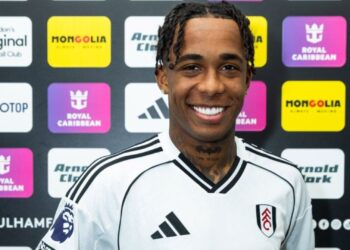 Kevin já vestindo a camisa do Fulham