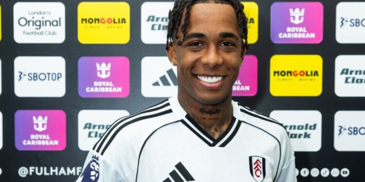 Kevin já vestindo a camisa do Fulham