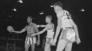 Nat Clifton no Harleem Globetrotters.