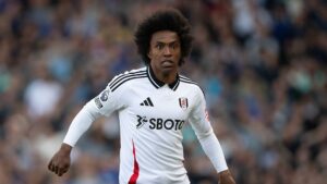 Negociando com o Grêmio, Willian em ação pelo Fulham