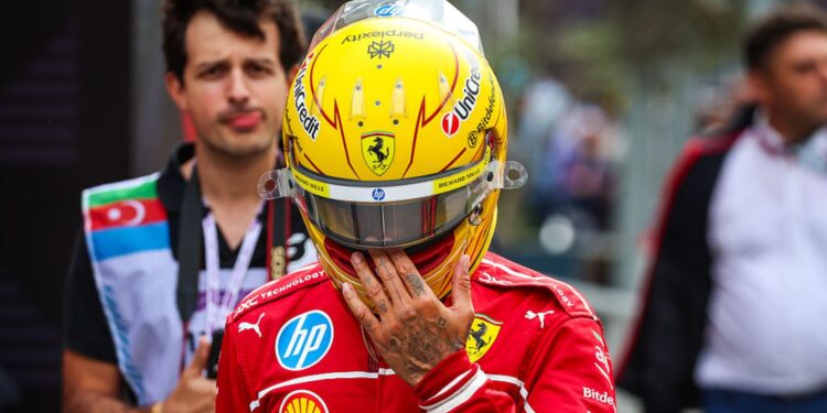 Hamilton não gostou nada da decisão da Ferrari