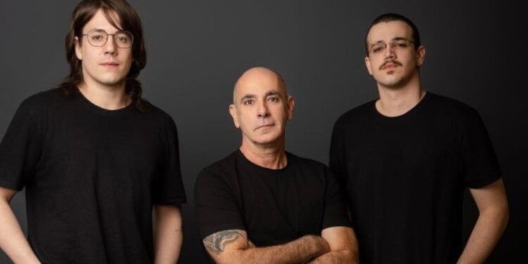 Foto de Heber Garrido e seus filhos