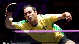 Hugo Calderano em ação no WTT Champions de Macao
