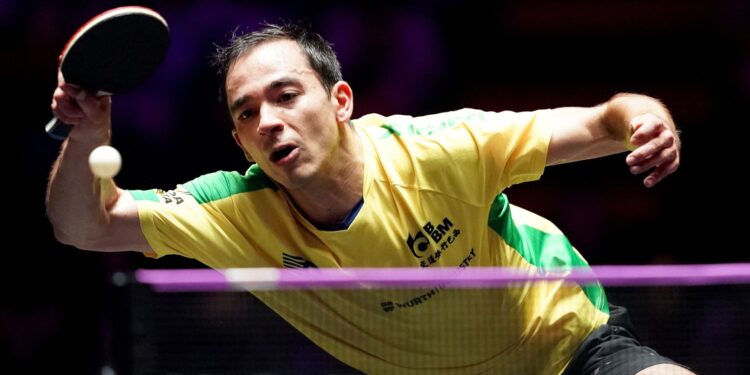 Hugo Calderano em ação no WTT Champions de Macao
