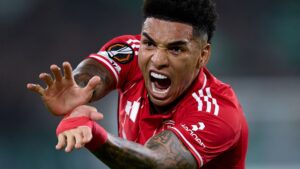 Igor Jesus no Nottingham Forest.