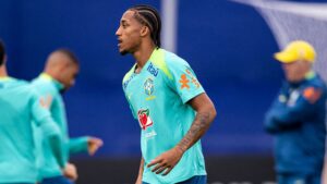 João Pedro durante treino da Seleção Brasileira