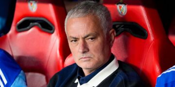 José Mourinho em jogo contra o Benfica
