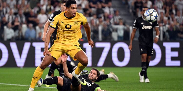 Lance do jogo entre Juventus e Borussia Dortmund