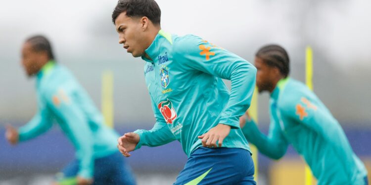 Kaio Jorge durante treinamento da Seleção Brasileira