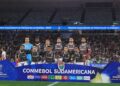 Lanús x Fluminense: elenco Tricolor em foto antes de jogo contra o América de Cali pela Sul-Americana